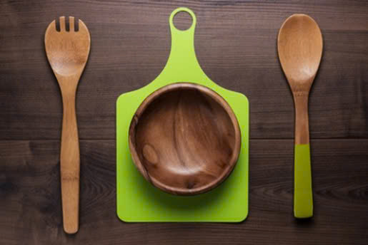 Diệt khuẩn cho các đồ gỗ, nhựa, sành sứ bằng cách rửa nước Dr.HyGen là mẹo vặt gia đình nên biết