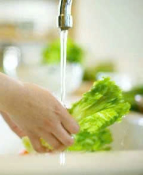 Ăn rau sống an toàn để phòng rủi ro bệnh tật